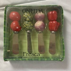 Oneida cheese Spreaders 4 piece Stainless Steel vegetable shapes NIB